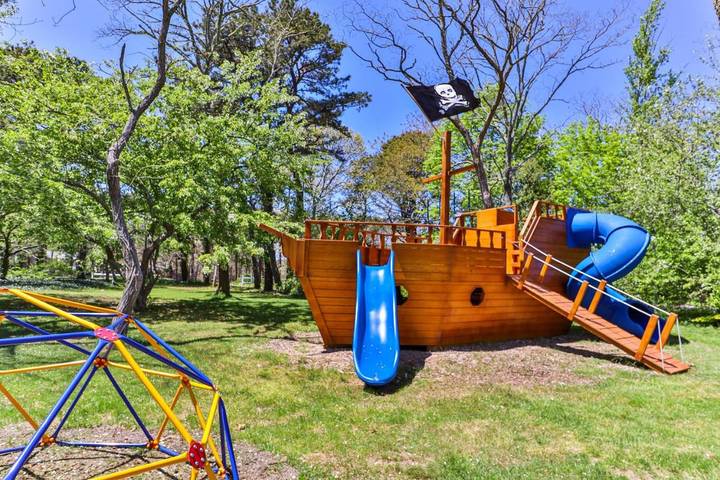 Bungalow für 4 Personen, mit Terrasse und Pool sowie Ausblick in Cape Cod