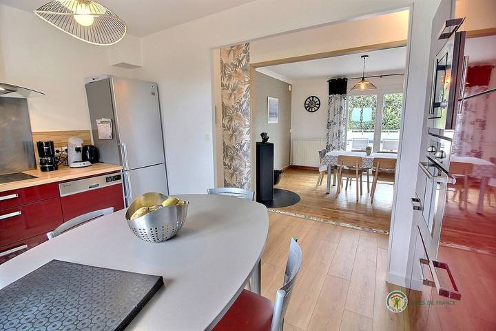 Gîte pour 5 personnes, avec terrasse et jardin à Plougrescant - 4