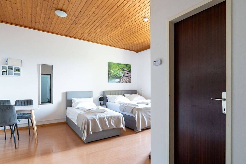 Ganze Wohnung, Perfekte Lage | 3 Gäste | 10 Min zur Uni | Wlan | Waschmaschine | Komfort in Leoben, Östliche Obersteiermark