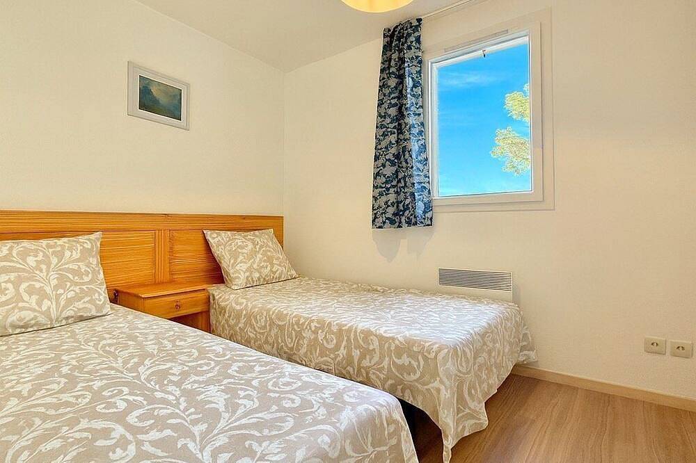 Entire apartment, La Traversante du Mas, 6 guests, Pool in Calvisson in Calvisson, Nimes region