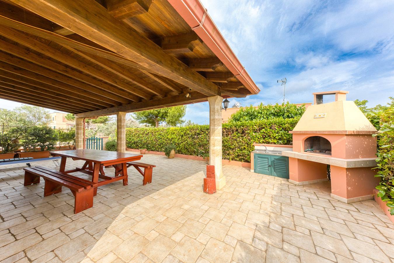 Apartamento entero, Casa de vacaciones 'Villetta Cosimo' con piscina compartida, jardín privado y aire acondicionado in Morciano di Leuca, Golfo de Tarento