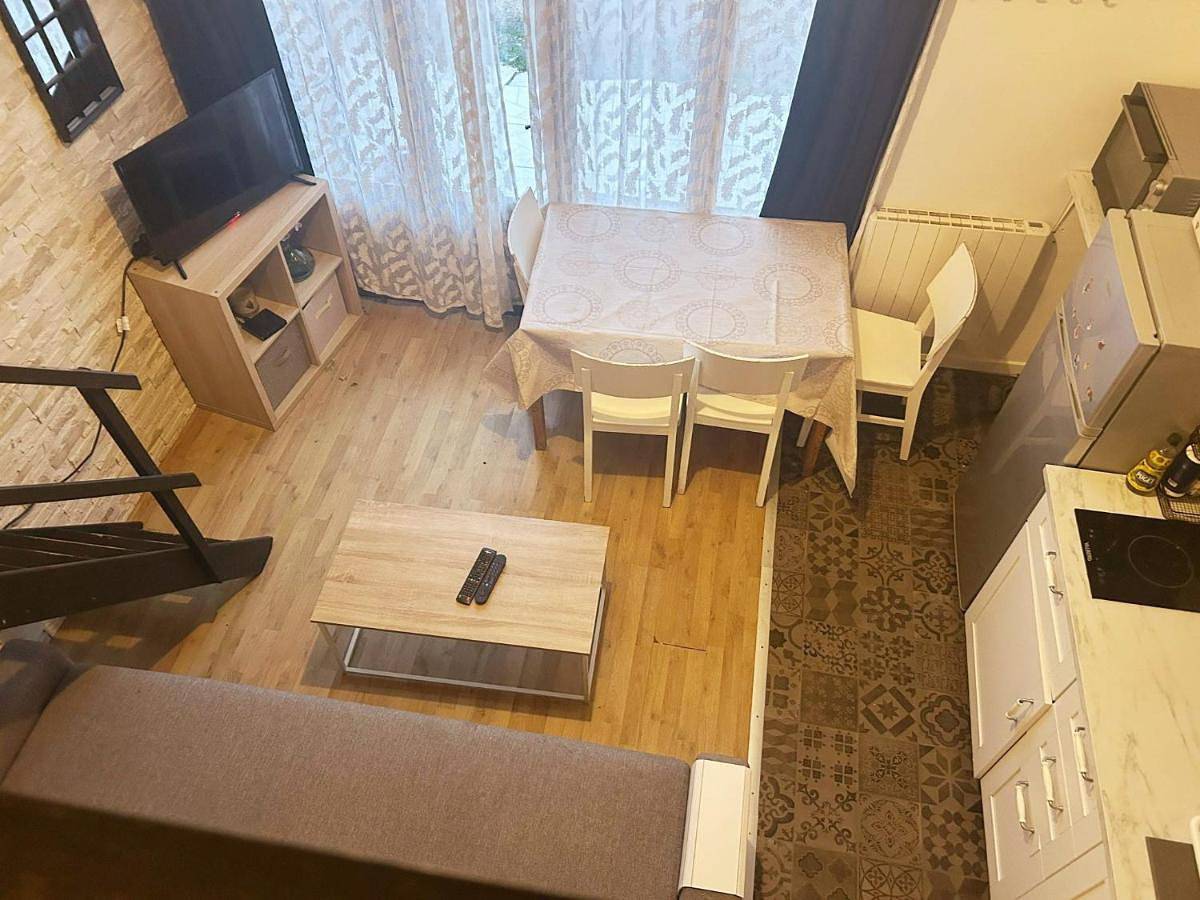 Appartement entier, Two-Bedroom Apartment in Écharcon, Essonne