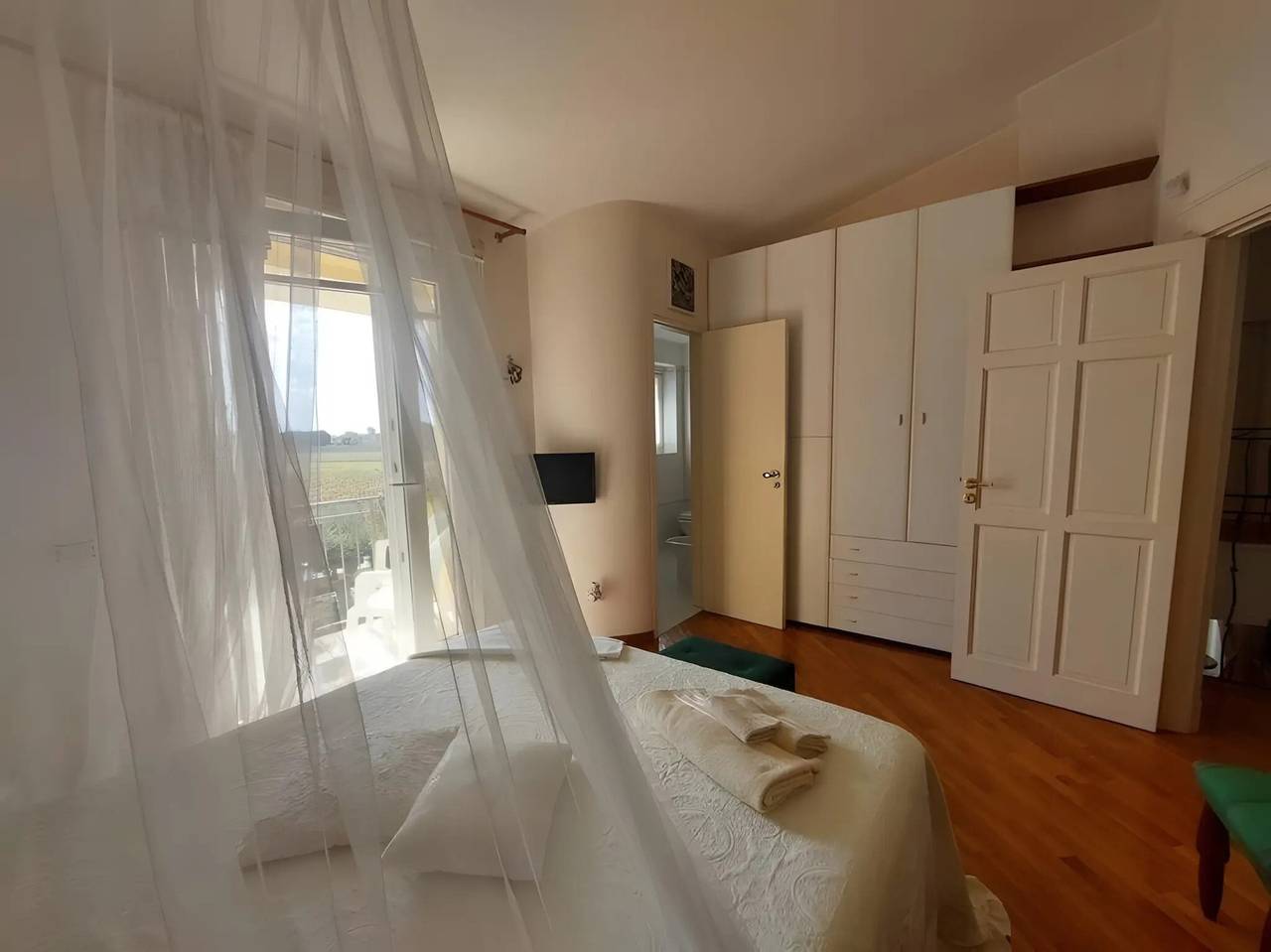 Appartamento intero, Camera con Vista Piscina, Piscina Condivisa, Wi-Fi e Aria Condizionata in Marsala, Provincia di Trapani