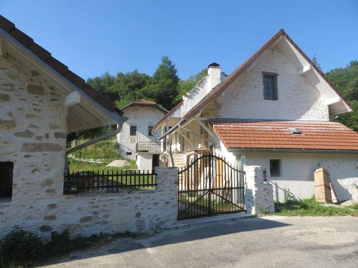 Gîte pour 2 personnes, avec jardin et terrasse, animaux acceptés à Yenne - 2