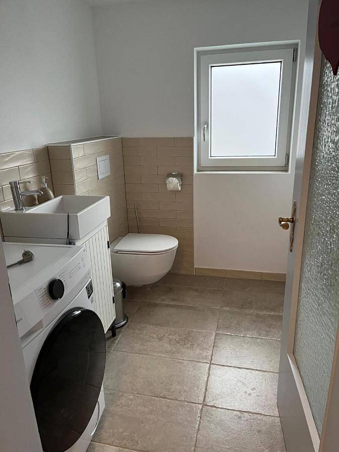 Ganze Wohnung, Three-Bedroom Apartment in Tiefenbach, Ostbayern