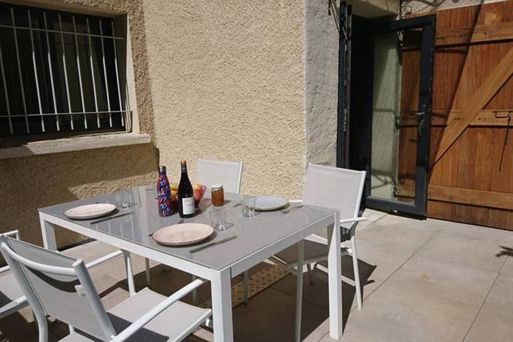 Location de vacances pour 4 personnes, avec jardin et vue à Saint-Fortunat-sur-Eyrieux - 2