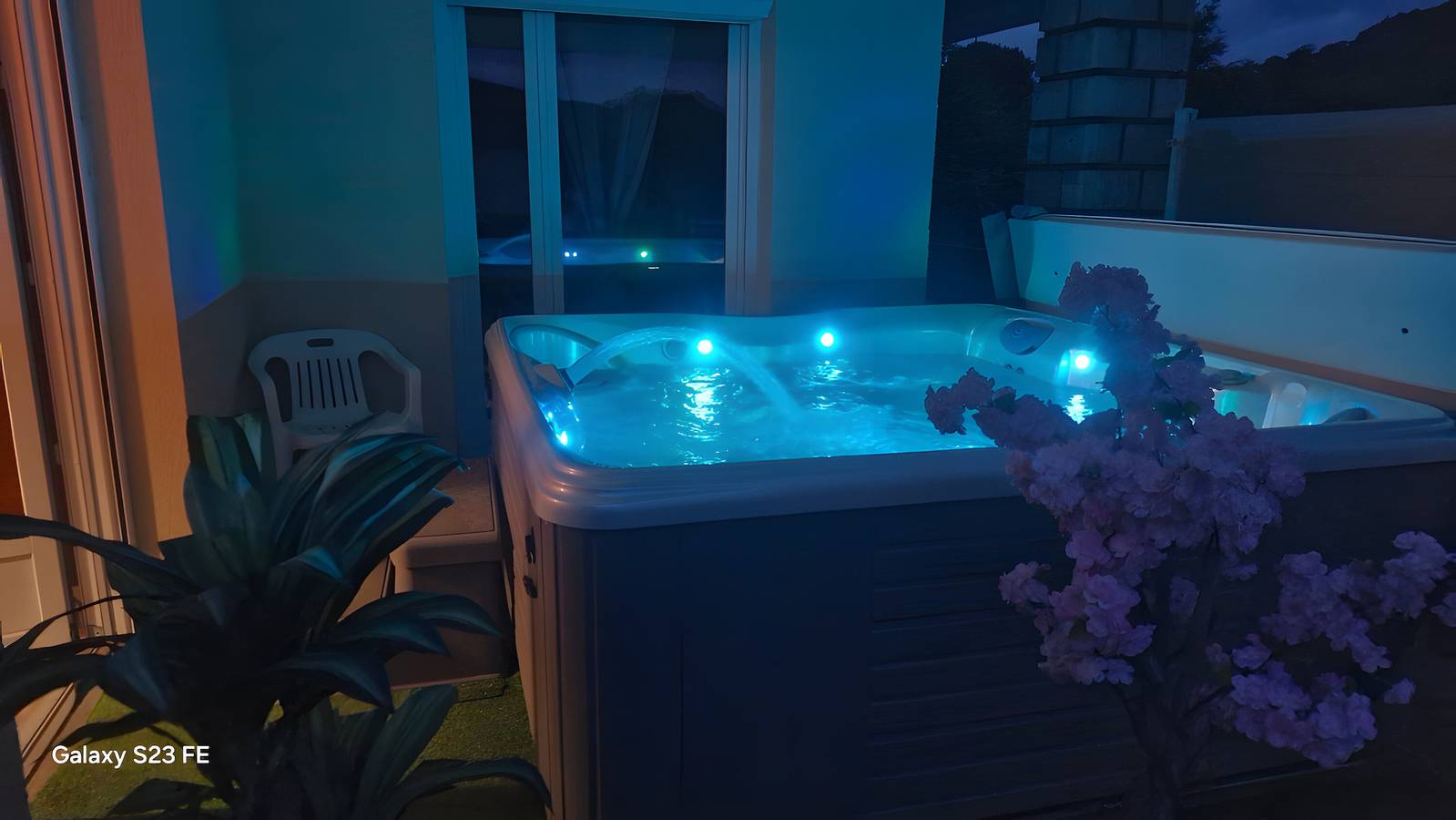 Maison de vacances 'P'tit Coin De Paradis' avec vue sur la montagne, piscine privée et Wi-Fi in La Chapelle-d'Alagnon, Parc naturel régional des Volcans d'Auvergne