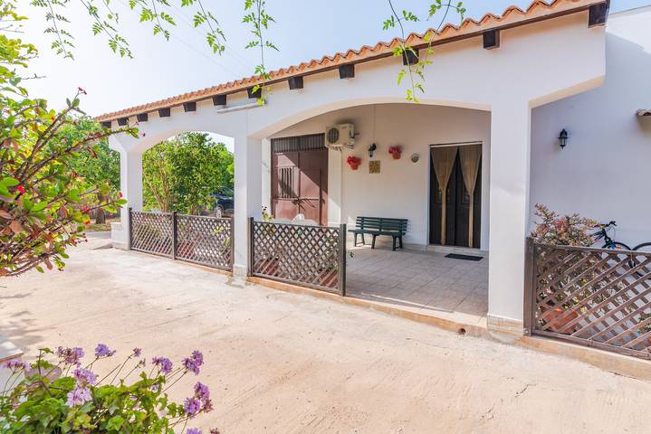 Villa per 8 persone, con giardino in Sicilia