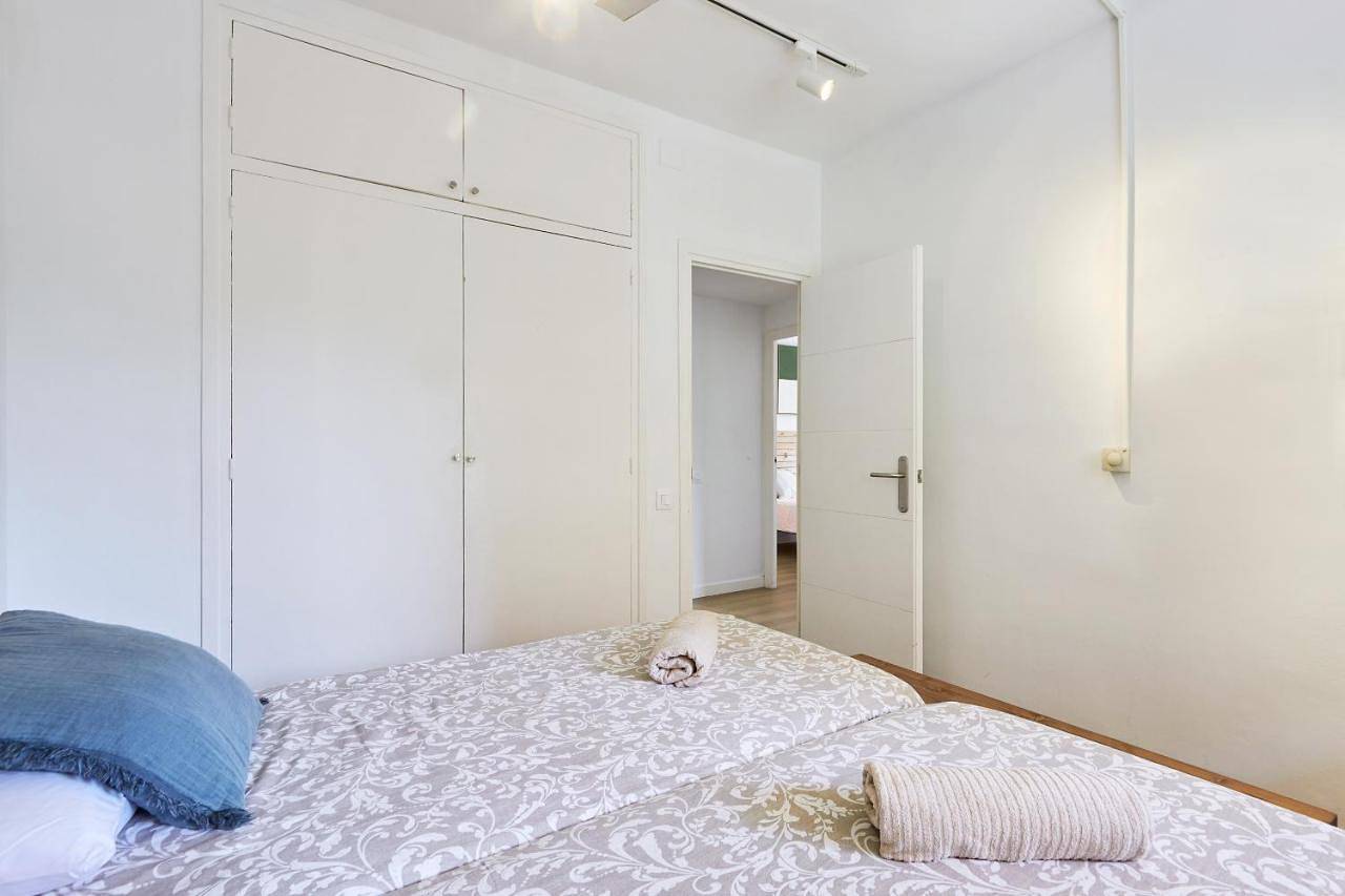 Ganze Wohnung, Three-Bedroom Apartment with Balcony in Barcelona, Barcelonès
