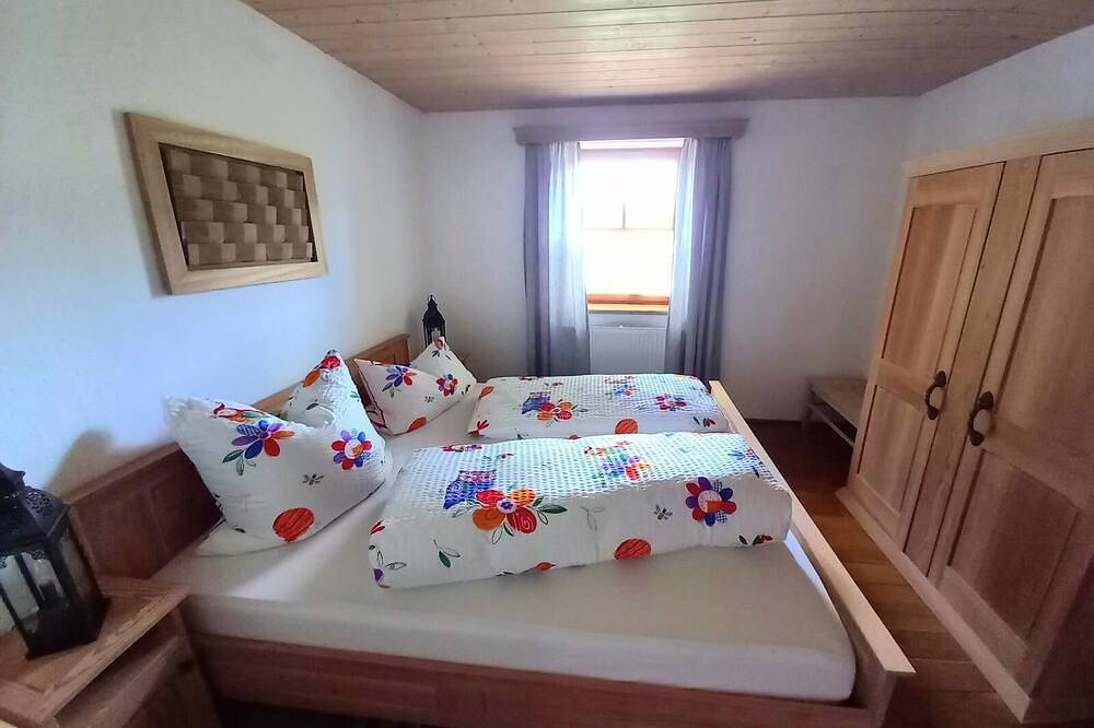 Ganze Wohnung, Ferienwohnung (60qm) im Landhausstil mit Balkon in Sankt Oswald-Riedlhütte, Šumava Mountains