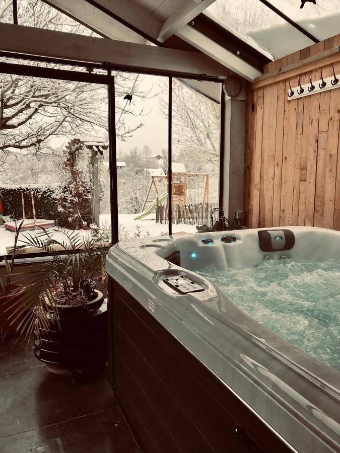 Chambre d’hôte pour 4 personnes, avec sauna ainsi que jacuzzi et jardin dans Région wallonne