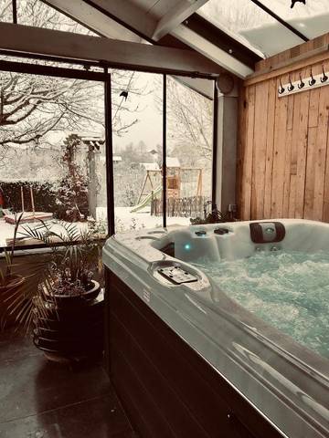 Chambre d’hôte pour 4 personnes, avec jacuzzi ainsi que jardin et sauna au Province de Luxembourg