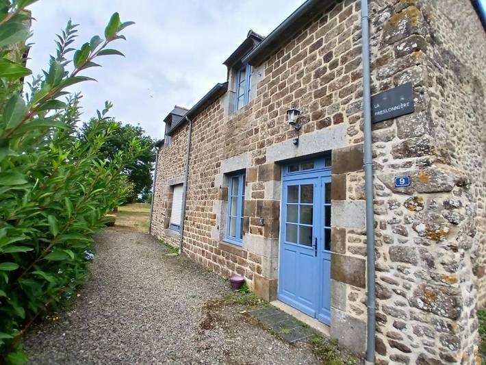 Gîte pour 11 personnes, avec vue et jardin à Saint-Rémy-du-Plain