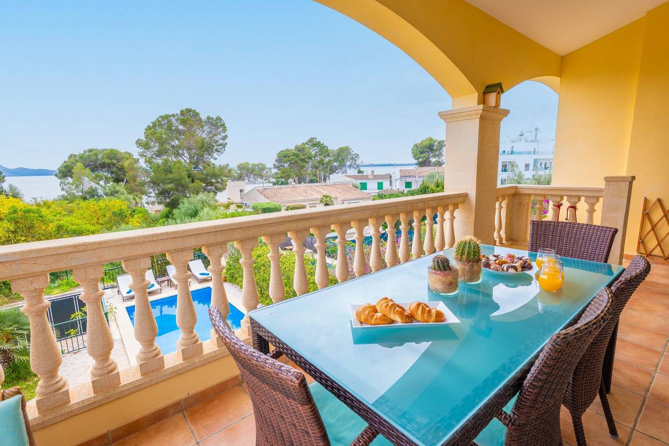 Xilvar - Schöne Villa mit privatem Pool und kostenloses W-Lan nur wenige Schritte vom Meer entfernt in Alcanada, Alcúdia