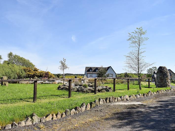 Log cabin for 6 people, with garden in Falkirk
