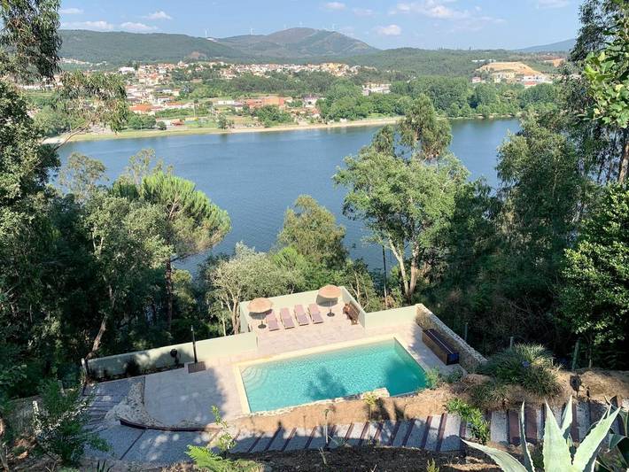Casa vacanze 'A Casa Da Lomba' con vista sul fiume Douro e sui monti, Wi-Fi e aria condizionata in Distretto di Porto