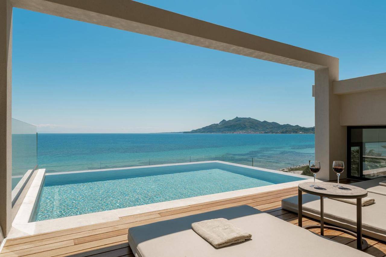 Nerea Deluxe Seafront Villa, Iconic Infinity Pool, By Thinkvilla in Zakynthos Stadt, Zakynthos