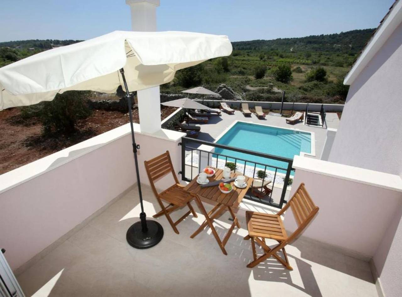 Villa für 10 Personen mit Balkon in Grohote, Solta