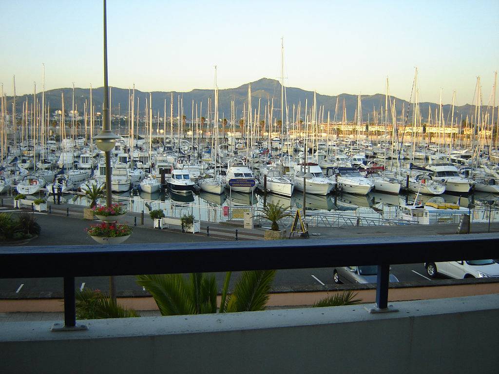 Appartement entier, T2, magnifique vue, parking, clim, plage à pied, piscine, wifi in Hendaye, Région de Bayonne
