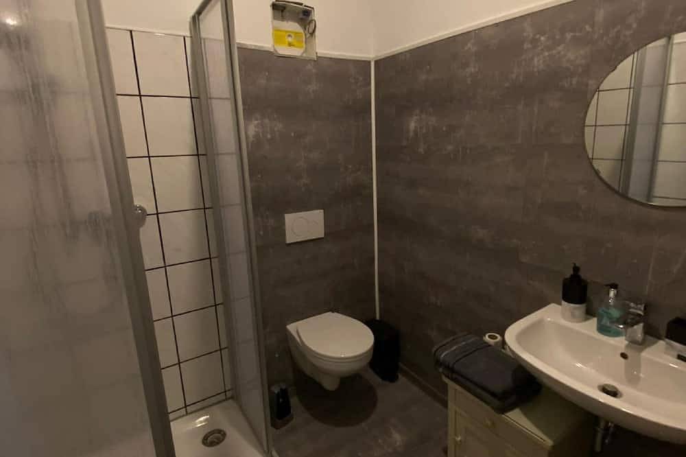 Ganze Wohnung, Zwei-Zimmer-Appartement 35qm im Obergeschoss in Bad Königshofen i.Grabfeld, Rhön-Bayern