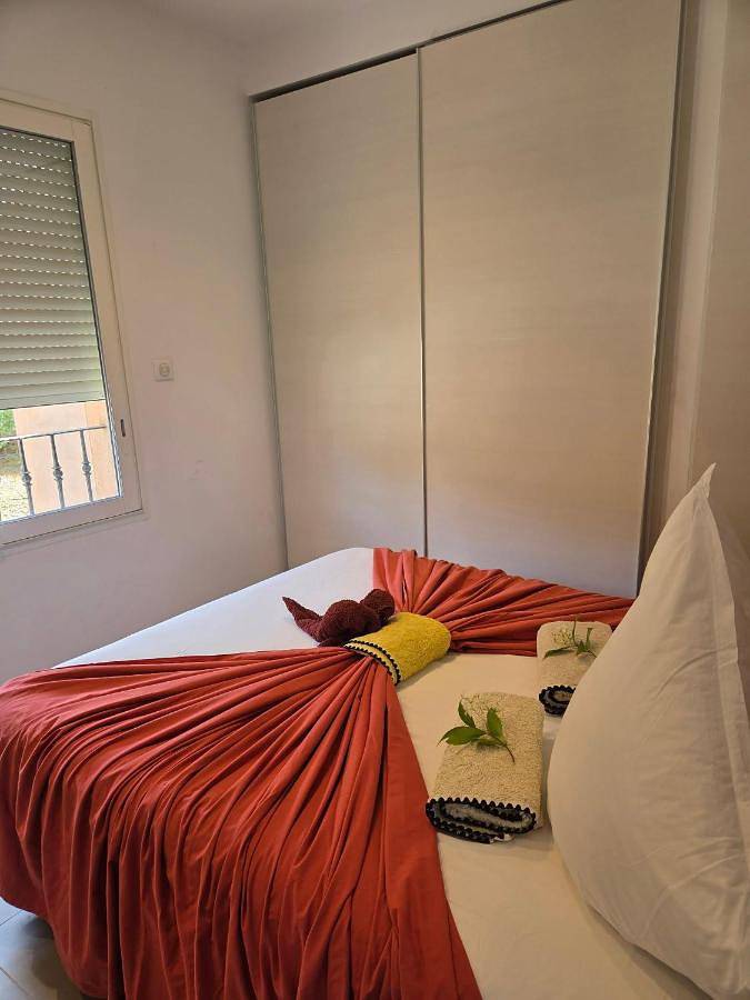 Gîte pour 4 personnes, avec Balcon ainsi que Terrasse et Jardin dans Plage de Tenutella - 3