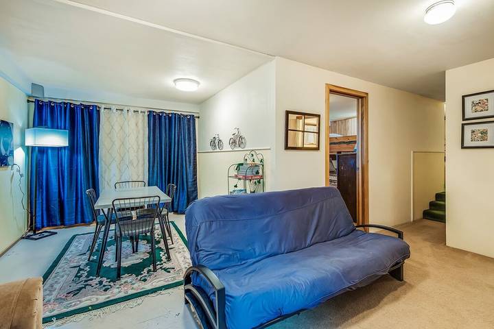 Log cabin for 10 people, with balcony in Orcas Island