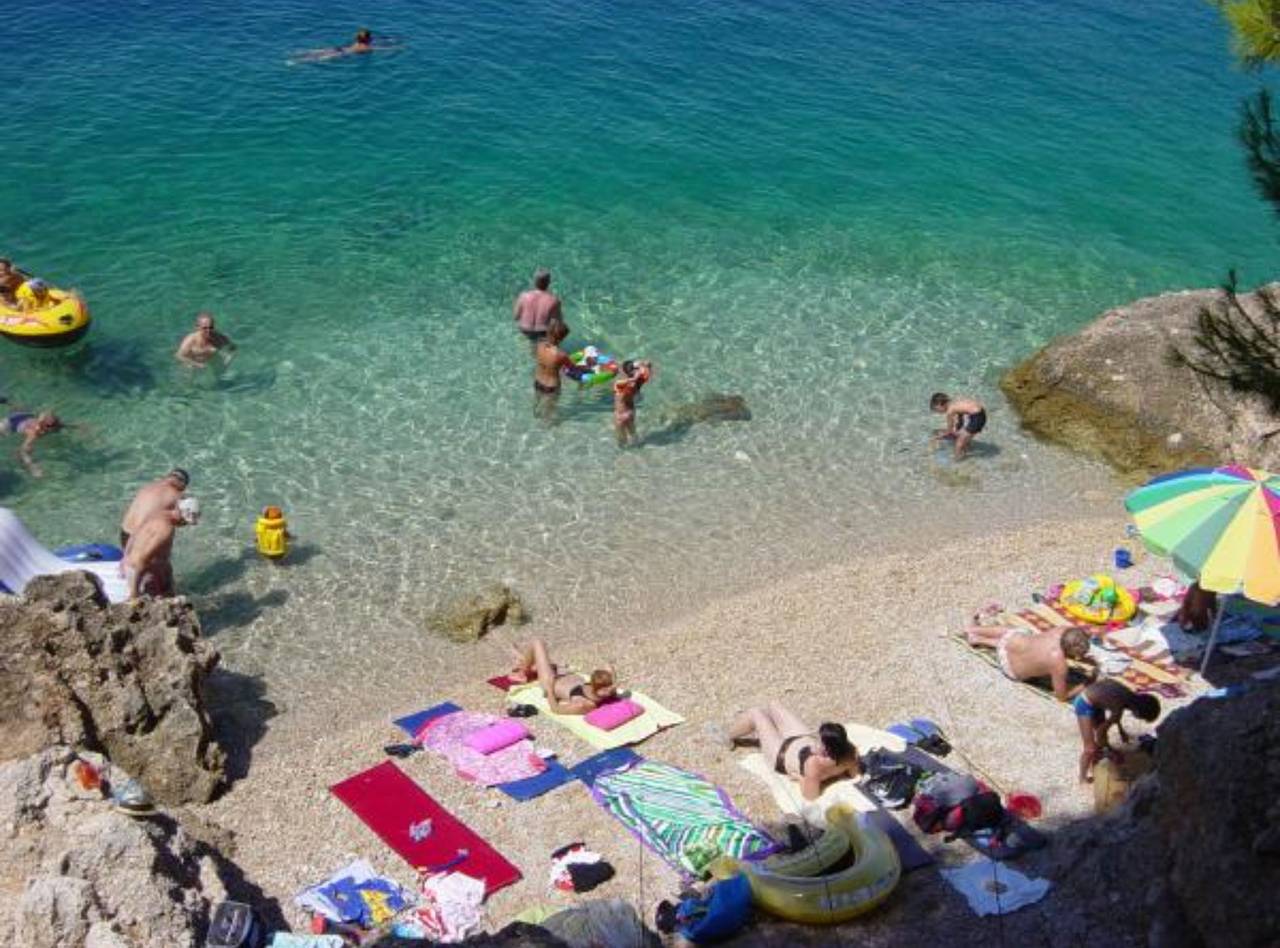 Ganze Wohnung, Ferienwohnung für 4 Personen mit Garten in Stanici, Omis-Riviera