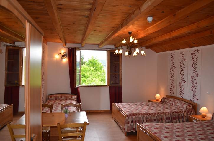 Chambre d’hôte pour 5 personnes, avec piscine dans le Jura - 2