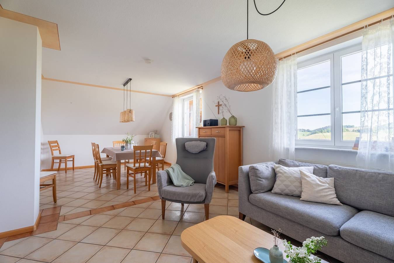 Ganze Wohnung, Ferienhaus Hofgut Wörner - Fewo Obergeschoss / Kneippen / Weinreben / Großer Garten / Weingut in Durbach, Mittlerer Schwarzwald