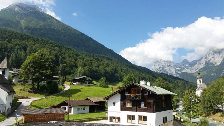 Ferienwohnung für 4 Personen, mit Balkon und Whirlpool sowie Sauna am Königssee