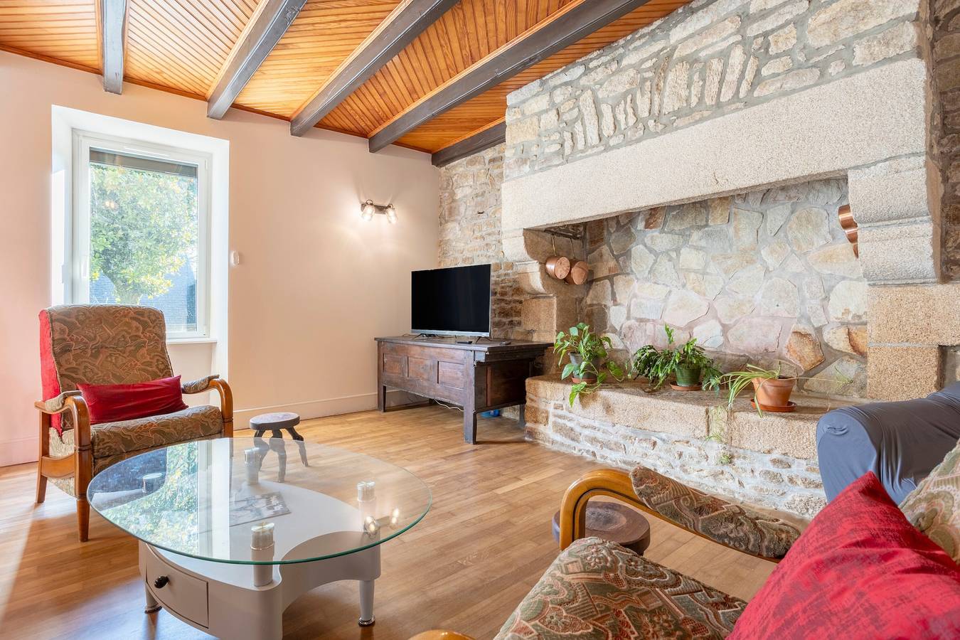Maison de vacances 'Les Hirondelles' avec terrasse privée, jardin privé et Wi-Fi in Mellac, Région de Quimper