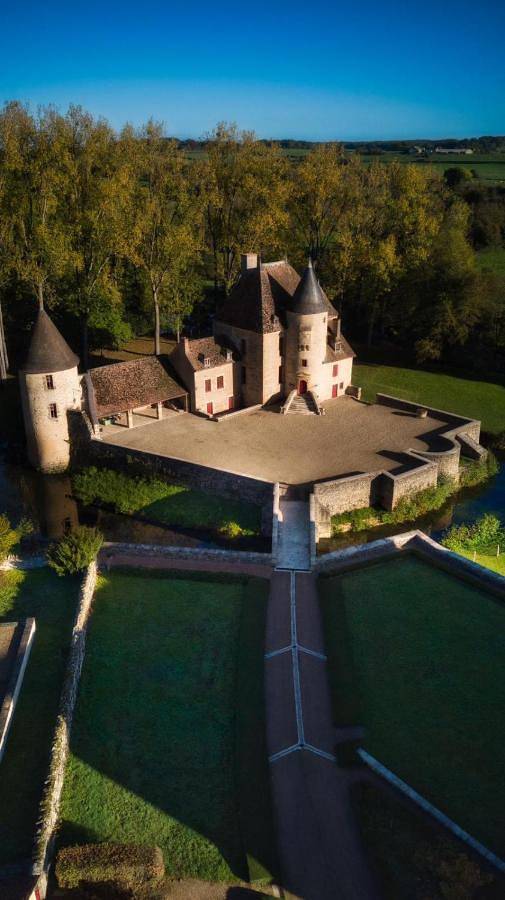 Chateau d'Anizy in Limanton, Nièvre