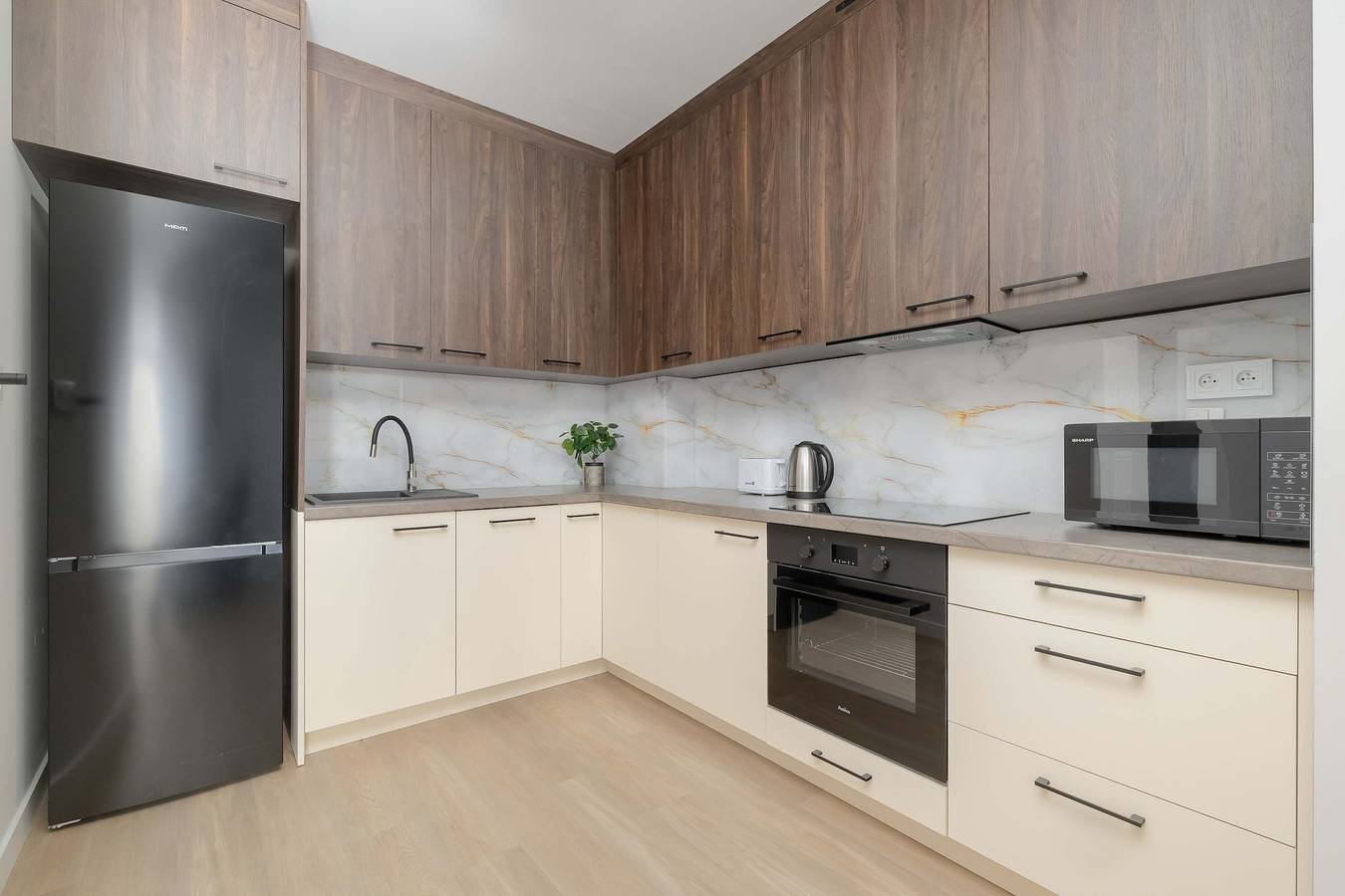 Ganze Wohnung, Spacious Apartment with Parking | Workspace | Near the Old Town in Lublin, Lublin und Umgebung
