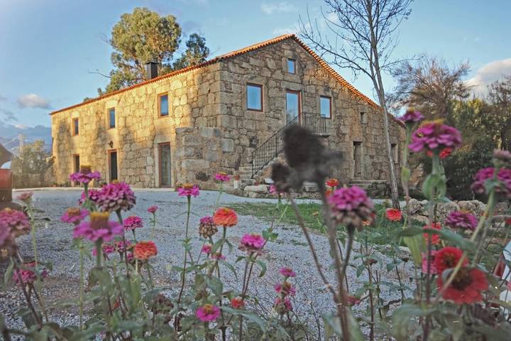 Maison de campagne pour 8 personnes, avec piscine ainsi que vue et jardin à Covilhã - 4
