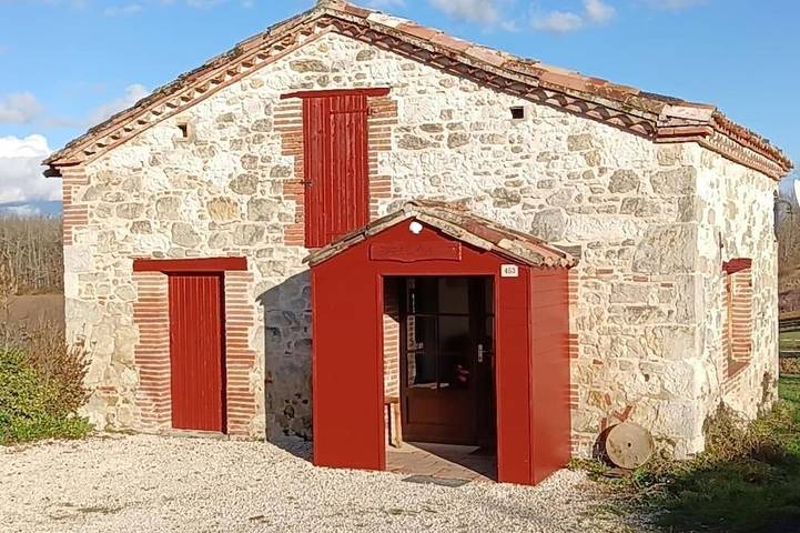 Gîte pour 4 personnes, avec terrasse et jardin, animaux acceptés à Durfort-Lacapelette