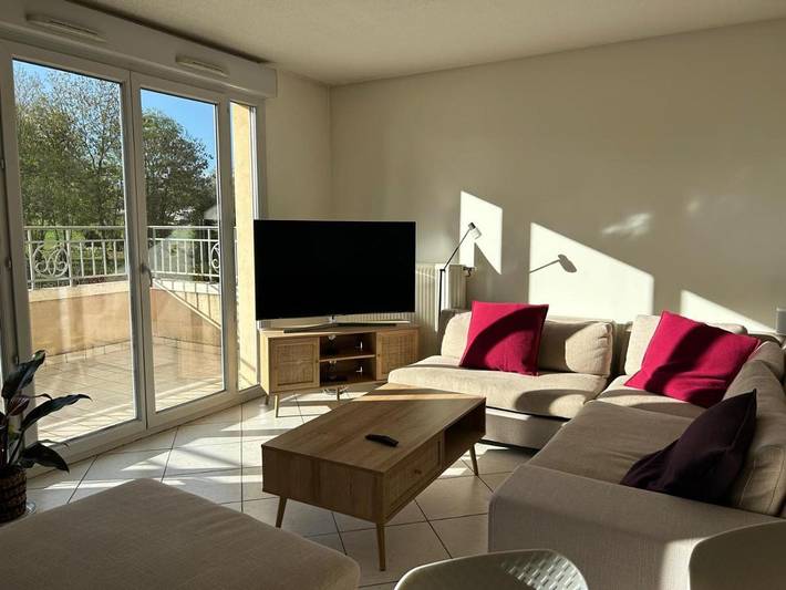 Gîte pour 4 personnes, avec terrasse et vue à Liergues - 2