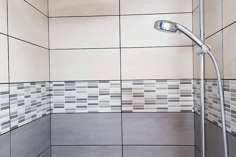 Entire apartment, Luxury studio with terrace 2 steps from the city center. in Le Puy-en-Velay, Haute-Loire