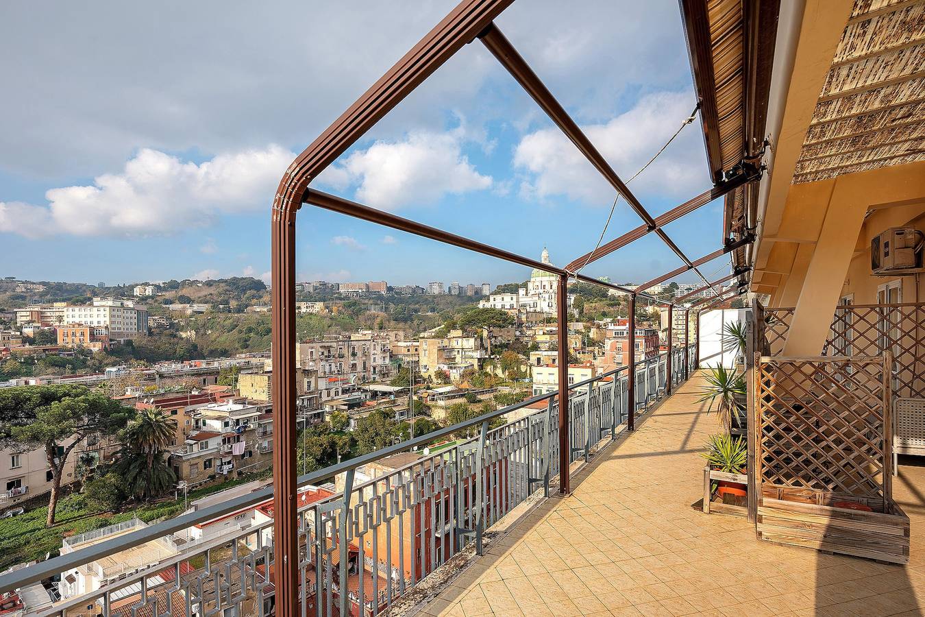 ‘Di Palma Suite Tripla’ Room with Shared Terrace, Wi-Fi and Air Conditioning in Naples, Naples Province