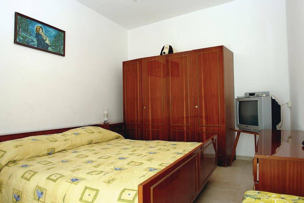 Amazing home in Pula with Wifi in Pomer, Southcoast Istria