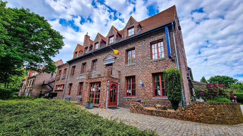 Hôtel pour 2 personnes, avec Terrasse ainsi que Jardin et Vue à Genk