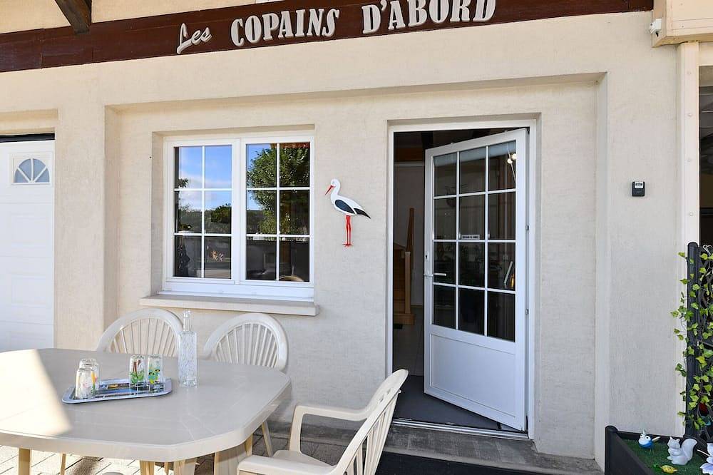Appartement entier, Gîte convivial avec terrasse abritée, 3 chambres, cuisine équipée, espace détente, proche autoroutes et pistes cyclables. in Baldersheim, Région de Mulhouse