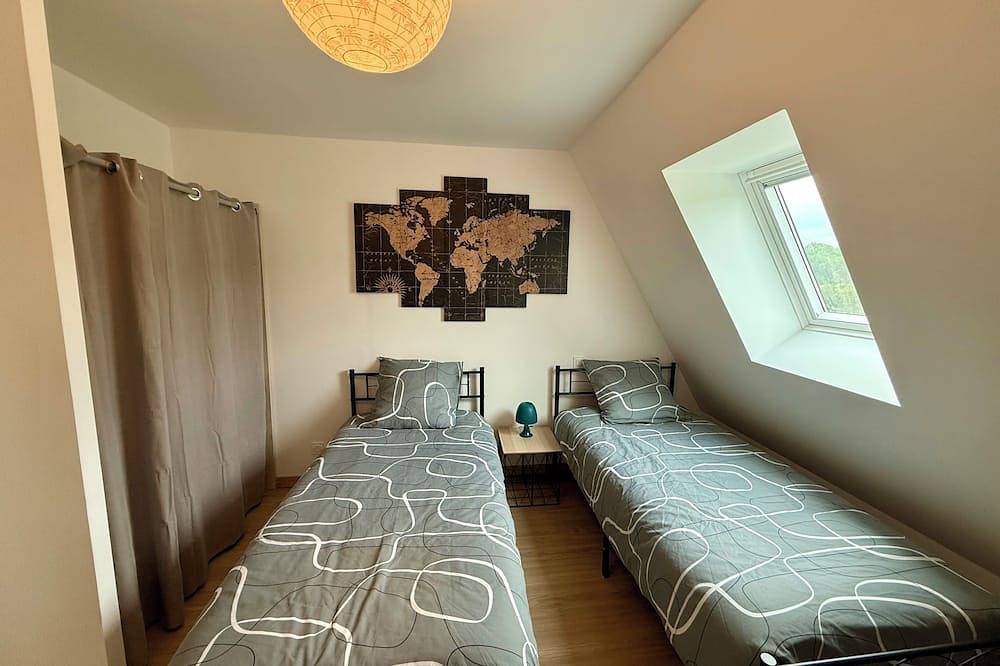 Charming gîte with swimming pool in Rouffignac-Saint-Cernin-de-Reilhac, Périgord