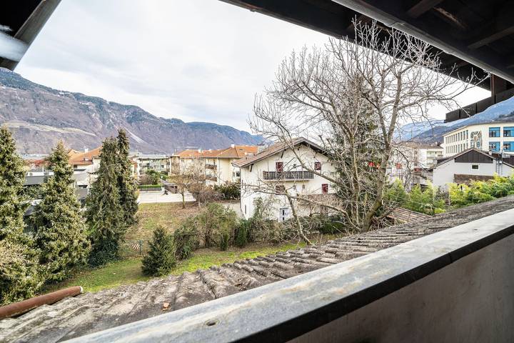 Appartamento intero, Appartamento 'Jörg' con grande giardino comune, Wi-Fi e uso possibile della piscina privata in Lana di Sopra, Lana