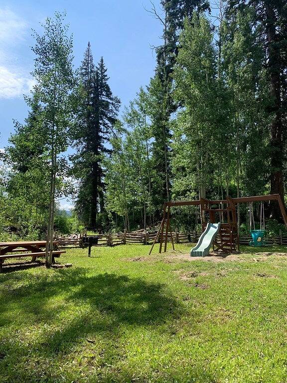 Ganze Wohnung, Mountain getaway condo with view of the mountains , sleeps 4 to 5 in Purgatory