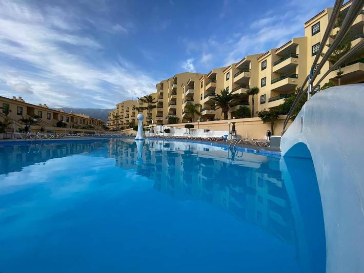 Apartahotel para 4 personas, con Balcón y Terraza además de Jardín y Piscina para niños en Costa Adeje
