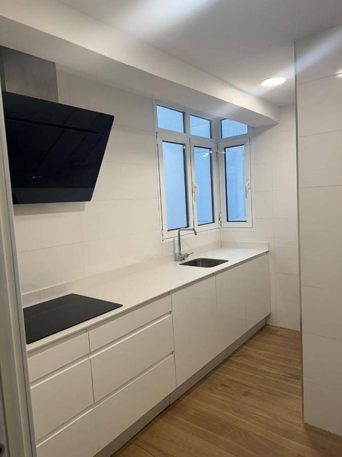 Apartamento para 5 personas, con Balcón además de Terraza y Vistas en Camas 