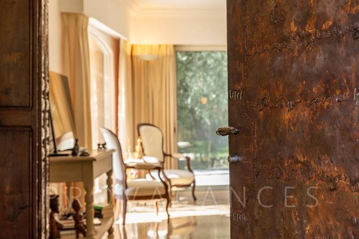 Location de vacances pour 6 personnes, avec jardin et piscine, animaux acceptés à Mougins - 3