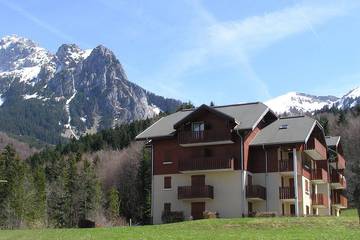Gîte pour 4 personnes, avec balcon à Bernex
