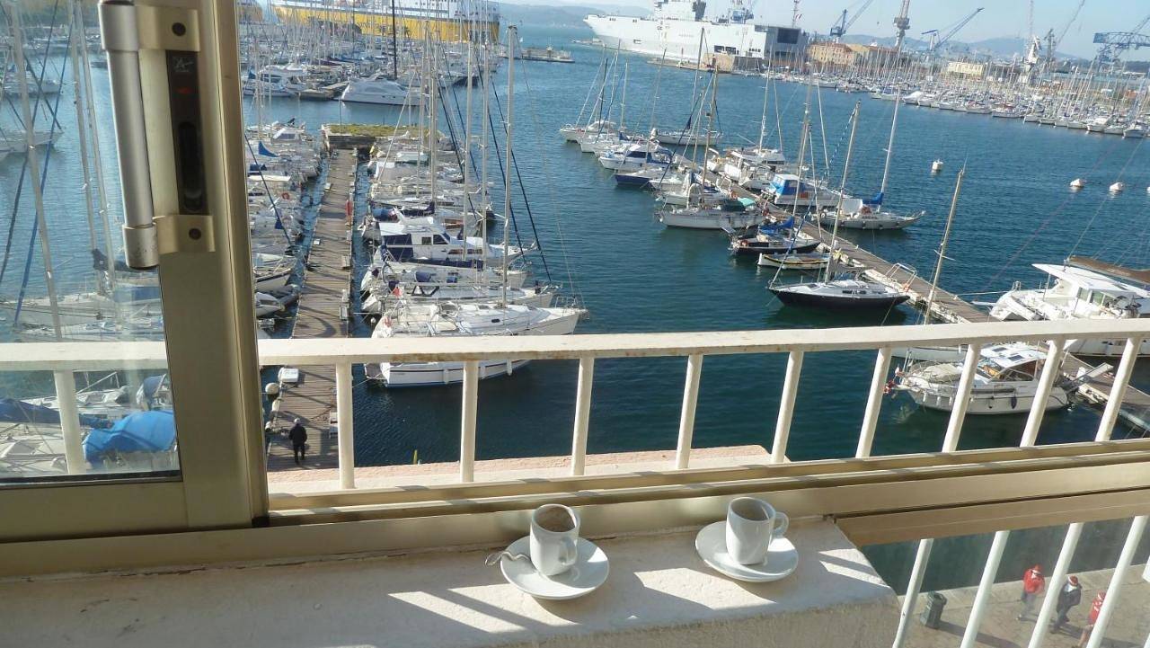 Appartement entier, Apartment with Sea View in Toulon, Côte méditerranéenne (France)