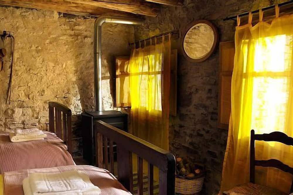 Casa rústica aislada con piscina Oferta 24% Dto del 7 al 14 de Julio in Coll de Nargó, Pirineos